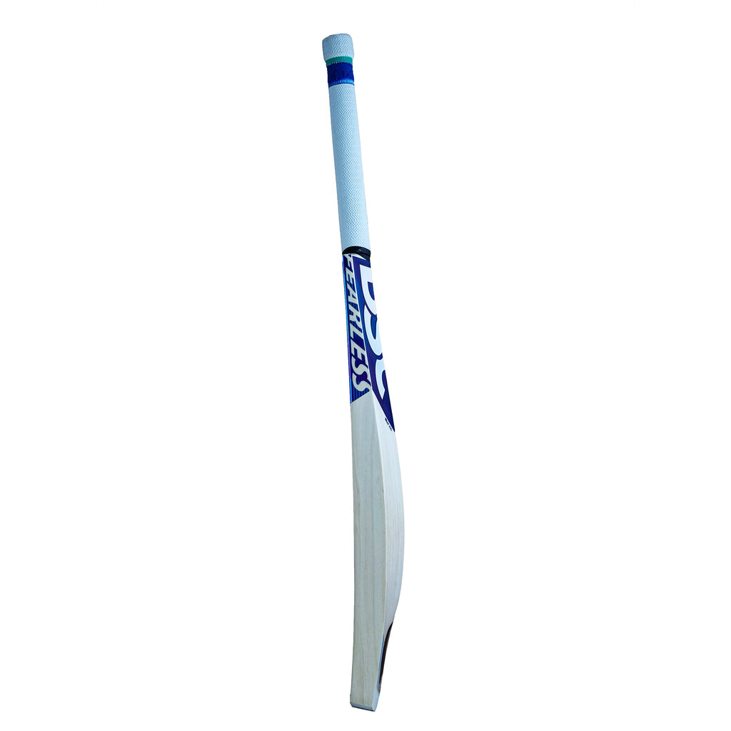 DSC BLU 300 English willow cricket bat, side profile showing blade bow and edge