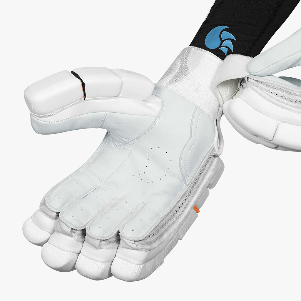DSC Krunch 1.0 Cricket Batting Gloves - Finger Roll and Split Thumb Detail