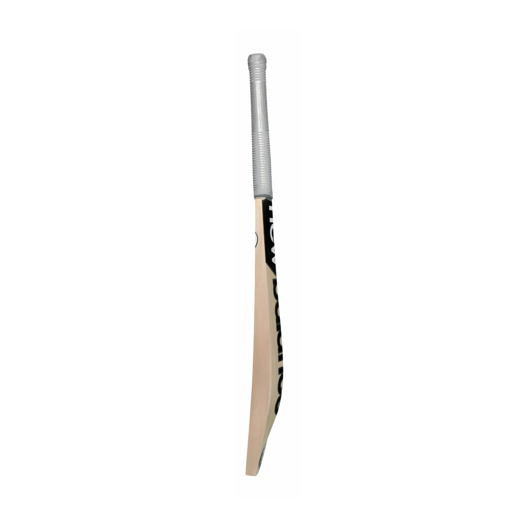 Side profile and edge of New Balance DC 900i Pro English willow cricket bat